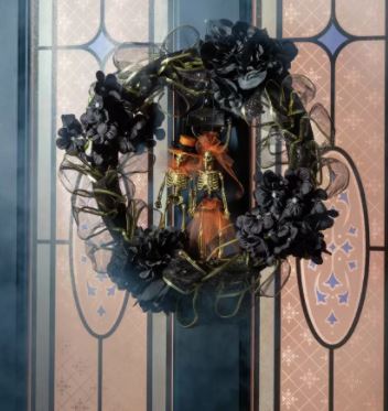 Black & Gold Door Wreath - Argos