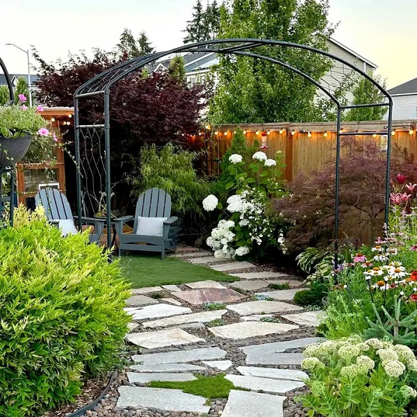 Monet Arch Review
