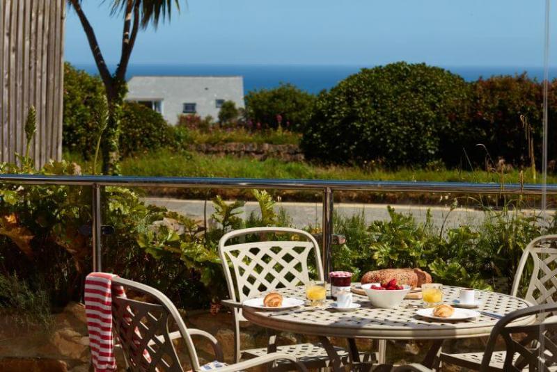 Four Seasons Apartment Carbis Bay from Cornwall Hideaways