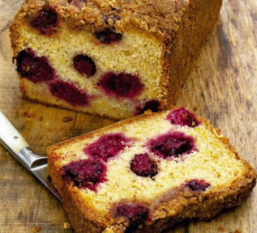 Apple and blackberry loaf cake