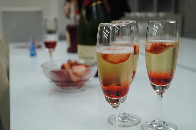Sparkling wine and strawberries