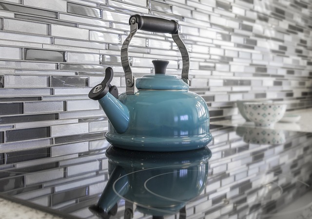 black and white kitchen tiles