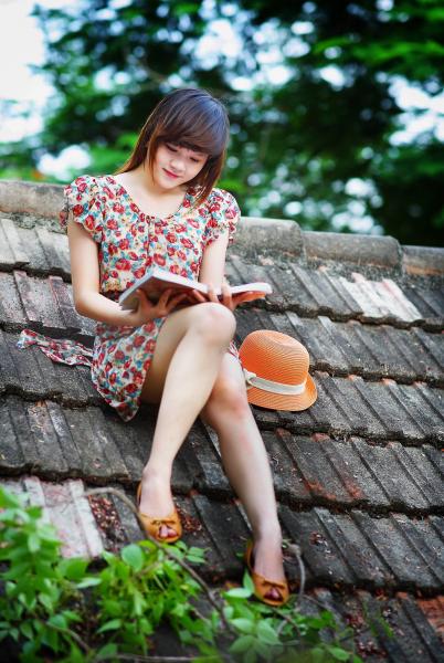 reading book gift girl teenage